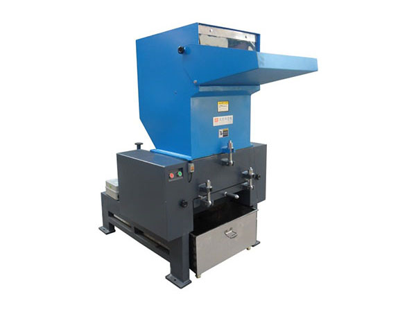 Film plastic crusher