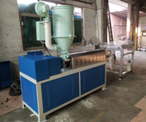 Hongyexing Machinery's HYRP-65 melt blown machine has been shipped!