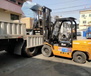 Plastic crusher shipment